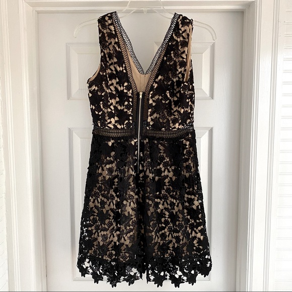 Francesca’s black sleeveless lace dress - Picture 3 of 3